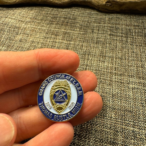 662-Masonic Lapel Pin Grand Council Of KY R.M.S, Thomas Bustle, MIGM, 2019 2020 - Picture 4 of 4